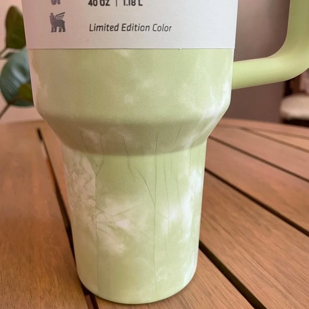 Stanley  target exclusive  Adventure Quencher‎ H2.0 Tumbler 40oz Citron Tie Dye - Picture 2 of 4